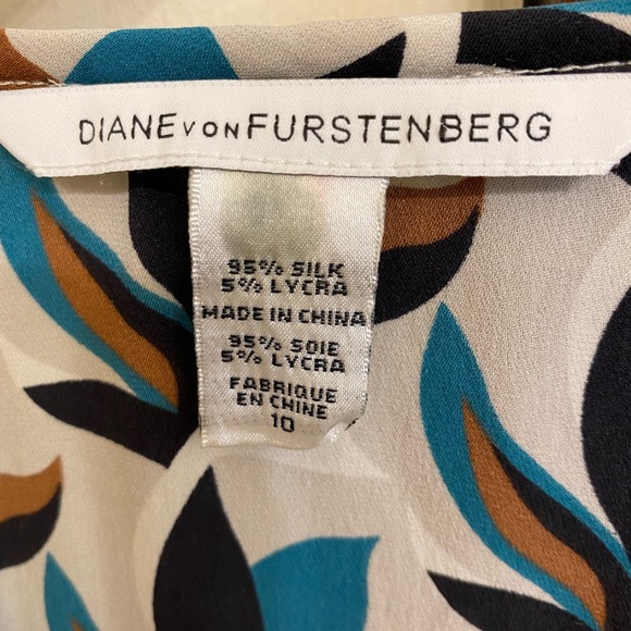 Diane Von Furstenderg DVF Silk Pattern Blouse (S) - Picture 3 of 6